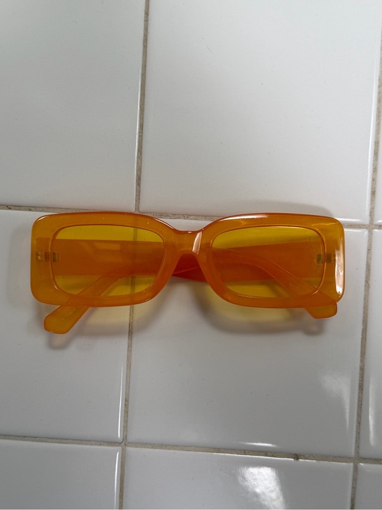 Accessories - Retro Rectangular Amber Sunglasses
